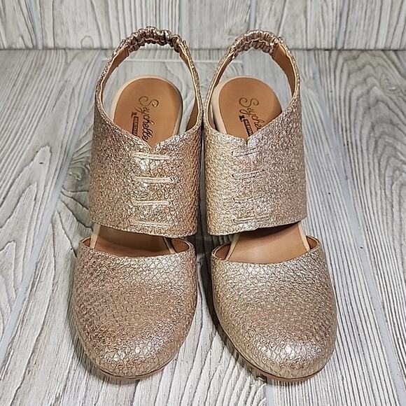 Seychelles Whirl Embossed Gold Metallic Round Toe Pumps Womens Size 6.5 NEW - Picture 4 of 12